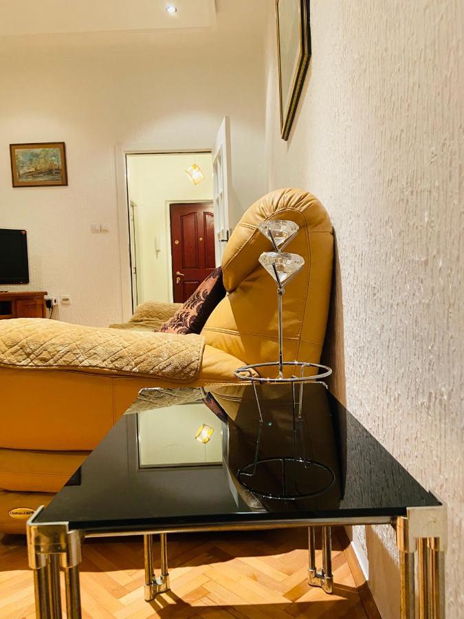 Right In The Heart Of Podgorica! Appartement Buitenkant foto
