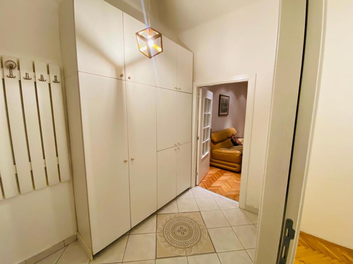 Right In The Heart Of Podgorica! Appartement Buitenkant foto